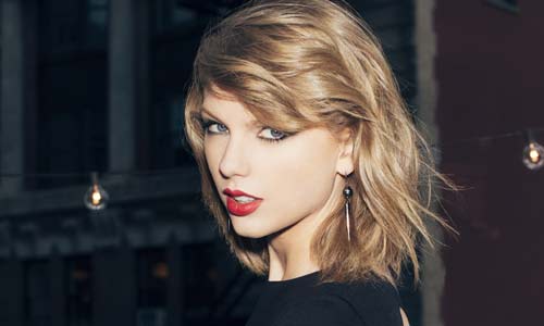 Taylor Swift mua bảo hiểm 850 tỉ đồng cho đôi chân - 1
