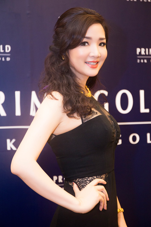 Hoa hậu Giáng My diện váy nửa kín, nửa hở dự sự kiện - 1