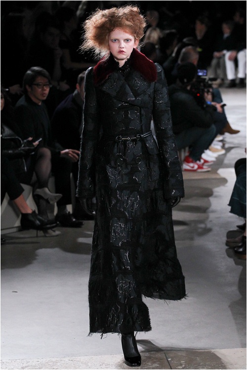 Lãng mạn kiểu... kỳ lạ như Alexander McQueen - 18
