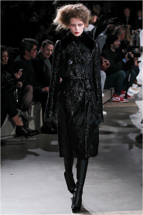 Lãng mạn kiểu... kỳ lạ như Alexander McQueen - 17