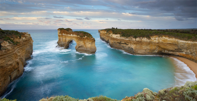 Các địa điểm tuyệt vời khác có trong top bình chọn gồm:&nbsp;The Great Ocean Road, Úc.
