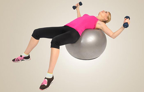 10 bài tập giúp bộ ngực luôn căng tròn - 4