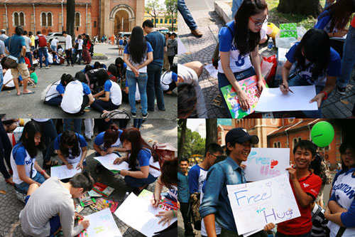 Giới trẻ Sài thành phấn khích với hoạt động Free Hug - 2