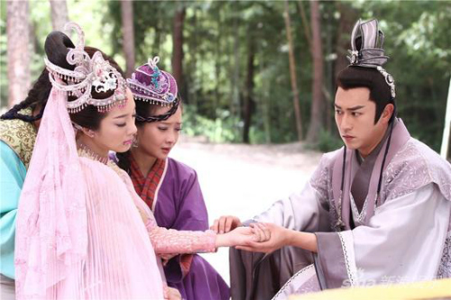 "Đát Kỷ" hết bị cắt ngực lại bị... cắt yêu - 3