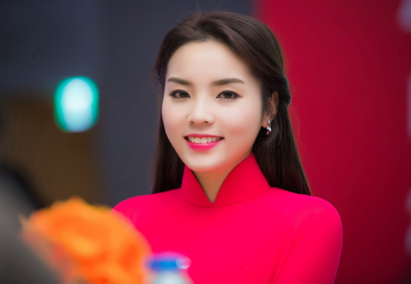 Học sao Việt “mánh” chụp ảnh giấu khuyết điểm ở mặt - 3
