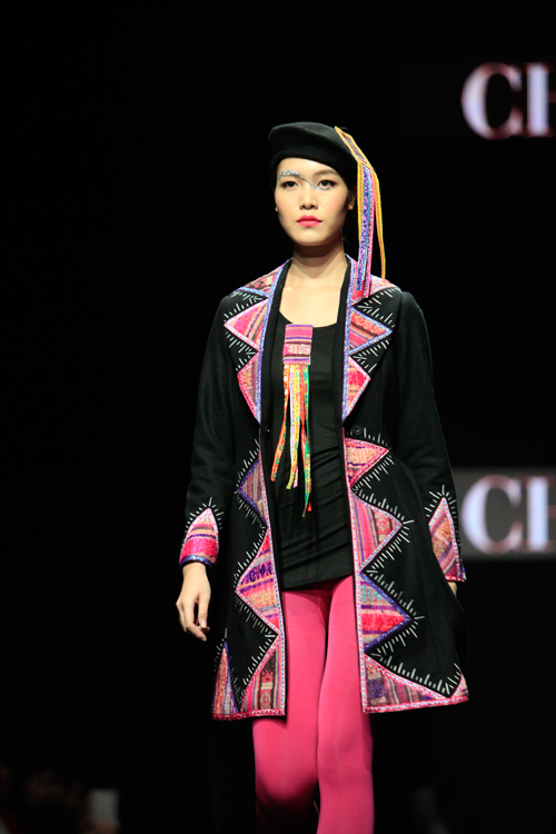 Hoa hậu Thùy Dung duyên dáng trên sàn catwalk - 6