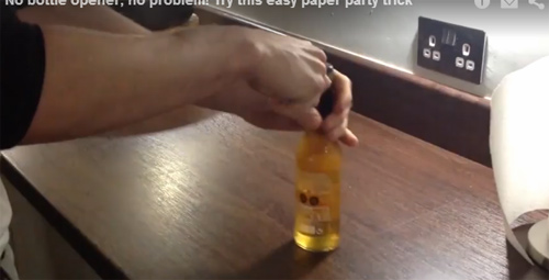 Clip thú vị: Mở nắp bia đơn giản bằng tờ giấy A4 - 2