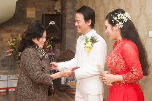Thanh Thanh Hiền rạng rỡ trong lễ tái hôn - 1