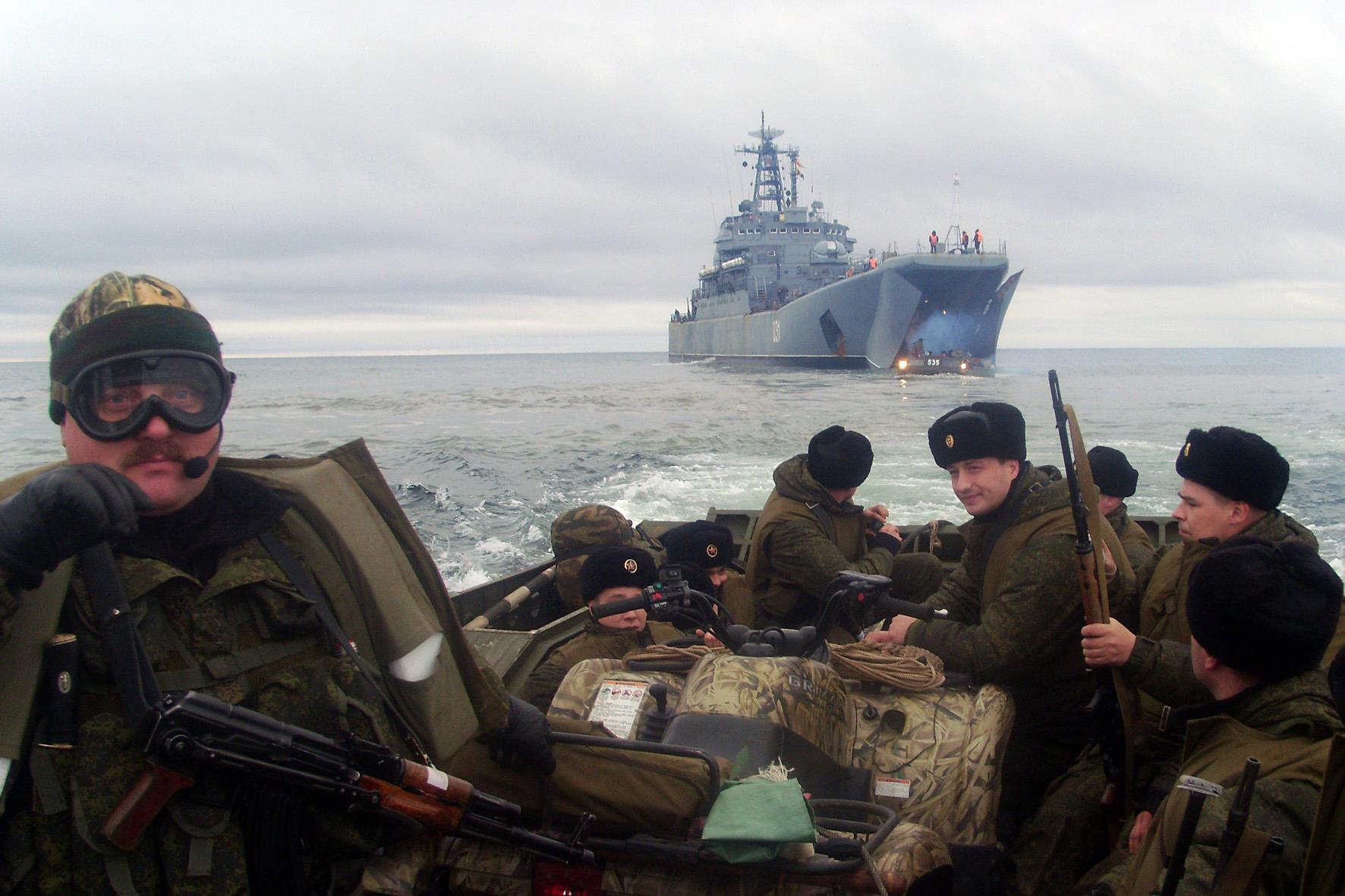 Putin ra lệnh báo động chiến đấu cả Hạm đội Phương Bắc - 1