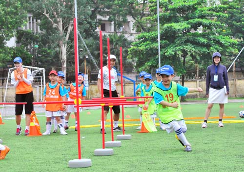 Thêm một sân chơi mới cho trẻ U13 yêu bóng đá - 2