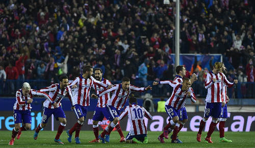 Atletico vào tứ kết C1, Torres và Simeone tri ân fan - 2