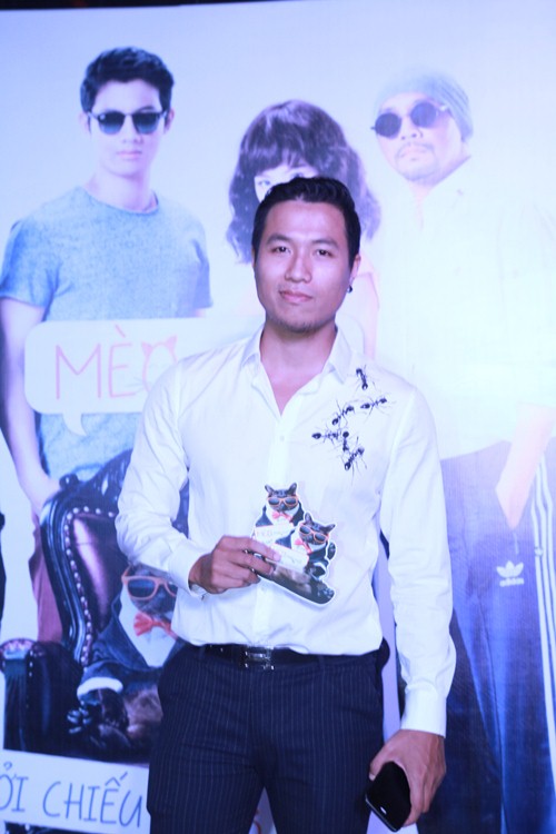 /Uploaded/phamhuuthanh/2015_03_19/JXTU1426738569-quang-hoa.jpg Hoàng Tôn, Bảo Kun diện áo đôi đi xem phim - 5