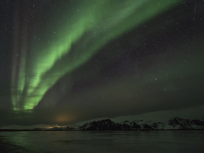 Iceland còn là&nbsp;một trong những nơi lý tưởng nhất để ngắm cực quang trên trời.
