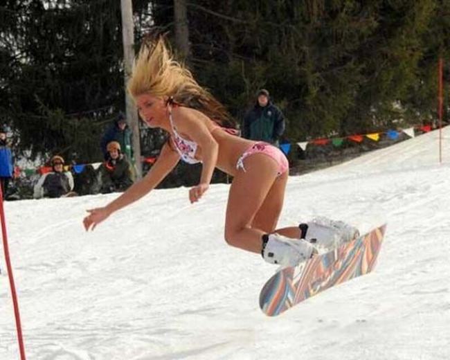 ...hay trượt tuyết trong thời tiết lạnh giá mà chỉ mặc bikini khiến nam giới cũng phải chào thua.