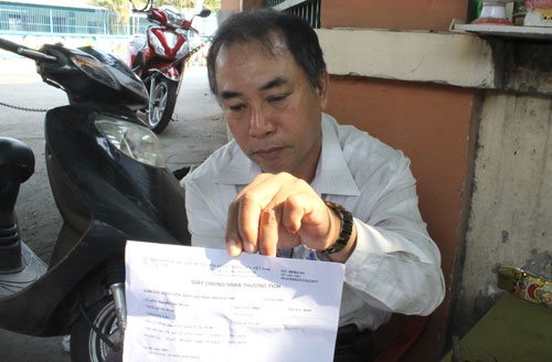 Tài xế Uber cùng đồng bọn đánh khách nhừ tử - 1