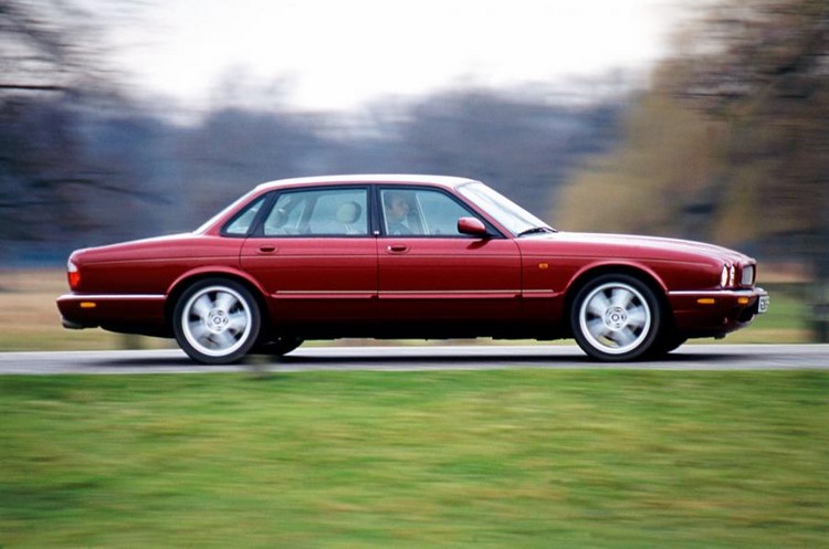 5 loại xế sang cũ giá rẻ đáng mua nhất hiện nay - 3