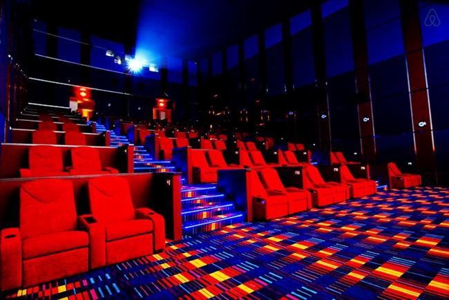 Rạp chiếu phim Newport Ultra Cinema ở Newport City, Philippines có thế giới riêng dành cho những cặp đôi.