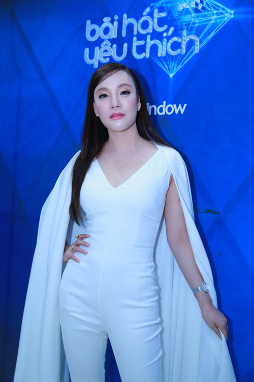 Hồ Quỳnh Hương khoe vóc dáng trẻ trung - 6