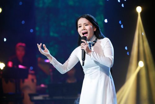 Hồ Quỳnh Hương khoe vóc dáng trẻ trung - 7