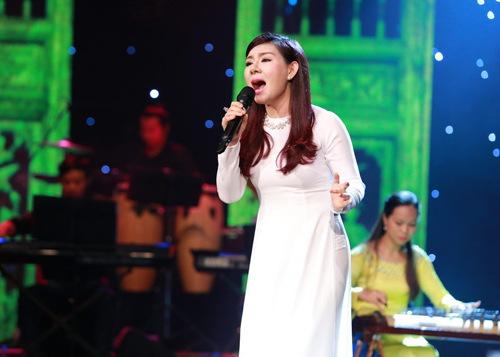 Hồ Quỳnh Hương khoe vóc dáng trẻ trung - 6