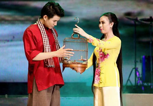 MC Vũ Mạnh Cường “vừa đi vừa khóc” trên sân khấu - 3