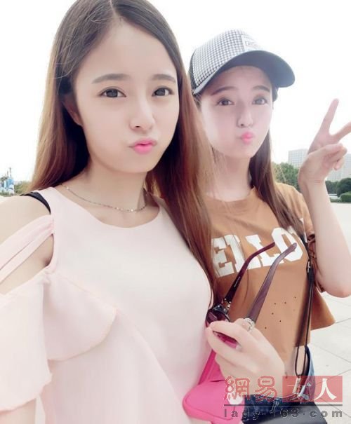 Chị em sinh đôi vừa đẹp vừa giỏi gây sốt ở Trung Quốc - 4