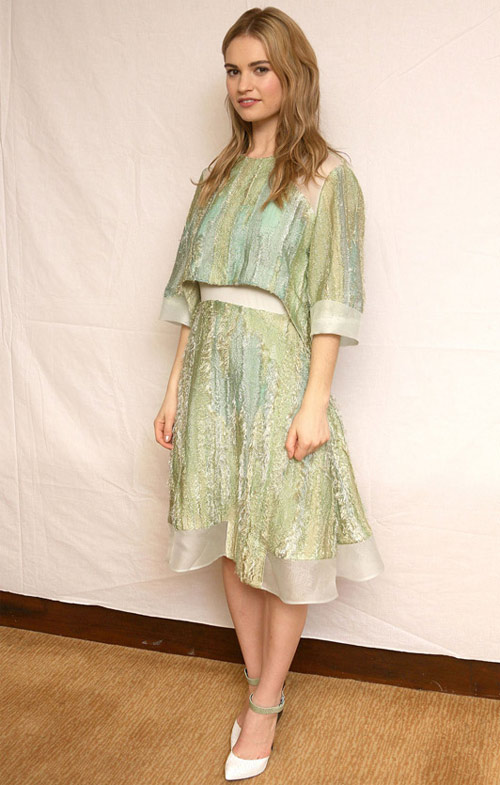 Mãn nhãn với đẳng cấp thời trang của “cô bé Lọ Lem“ - 9