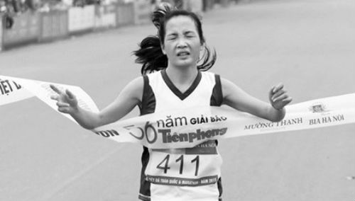 Tân vô địch marathon Hoàng Thị Thanh: “Tôi ngưỡng mộ chị Bình” - 1