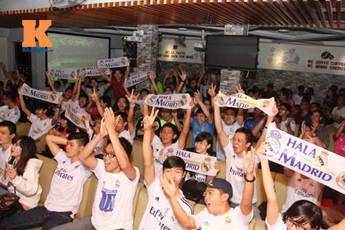 Fan Real thất thần vì bại trận ở Siêu kinh điển - 2