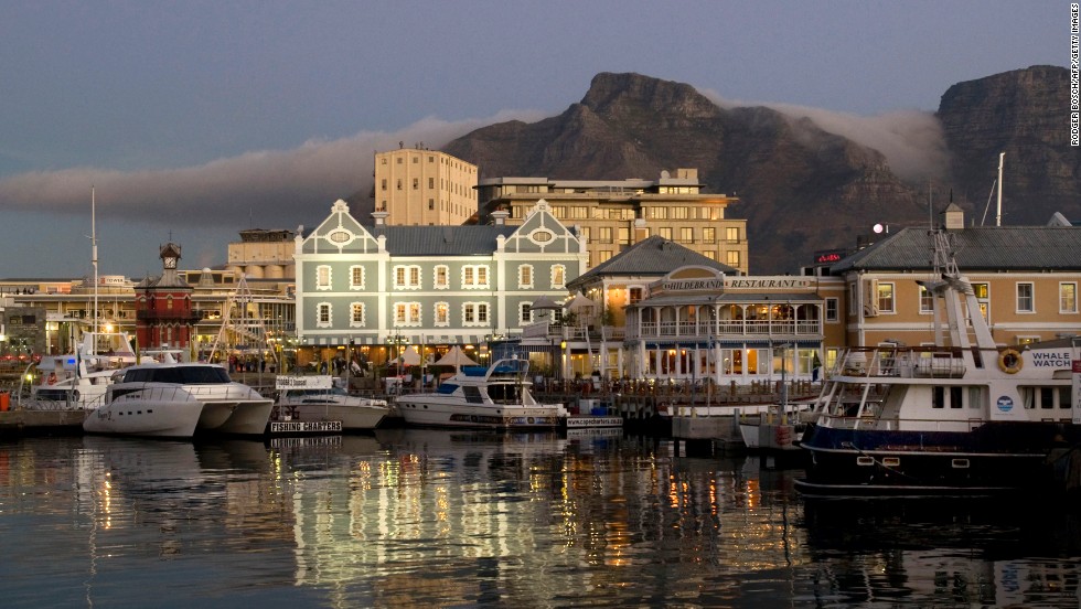 Vị trí số 10 thuộc về thành phố Cape Town, Nam Phi. Thành phố Cape Town nổi tiếng với cảng biển lớn nằm bên bờ Đại Tây Dương, đóng một vai trò huyết mạch trong giao thông đường biển quốc tế và những cảnh quan tự nhiên tươi đẹp như Vương quốc thực vật Cape, núi Cái Bàn.