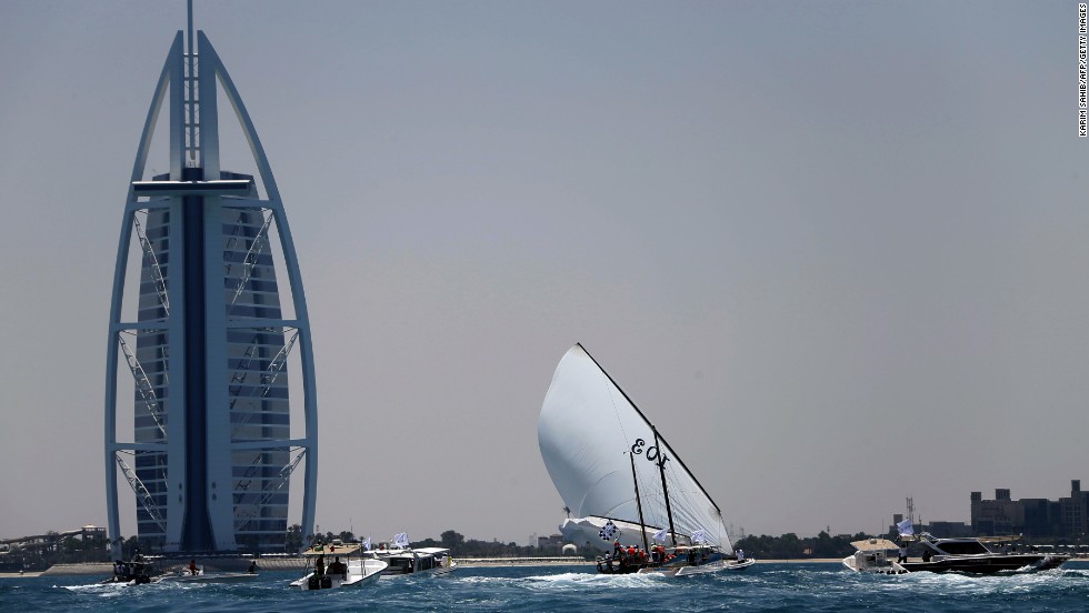 Thành phố Dubai ở Các Tiểu vương quốc Ả Rập Thống nhất đứng thứ 24 trong danh sách. Thành phố biển Dubai được đánh giá là một trong những thành phố an toàn nhất thế giới, là trung tâm hàng không của khu vực.