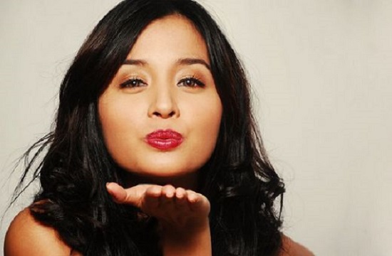 Thú vị với chuyện tình tay ba của “Lọ Lem” thời hiện đại - 3