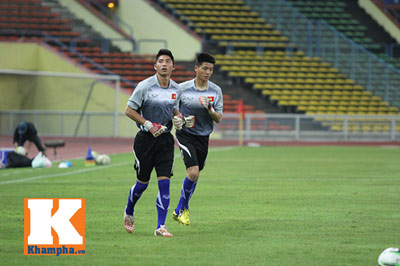 U23 Malaysia - U23 VN: Ngỡ ngàng Công Phượng - 13