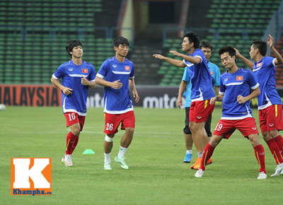 U23 Malaysia - U23 VN: Ngỡ ngàng Công Phượng - 15