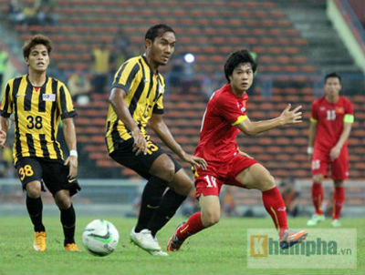 U23 Malaysia - U23 VN: Ngỡ ngàng Công Phượng - 17