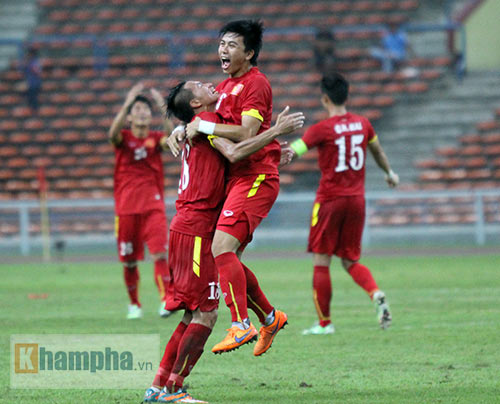 Thắng trận đầu, Công Phượng & U23 VN "tưng bừng nhảy múa" - 1