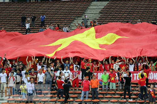 Đo độ "cuồng" của fan Việt Nam & Ultras Malaysia - 1