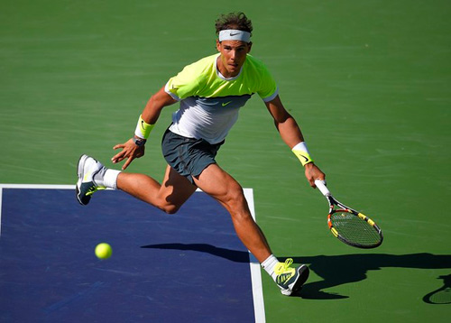 Hot shot: Nadal tung cú thuận hình "quả chuối" - 1