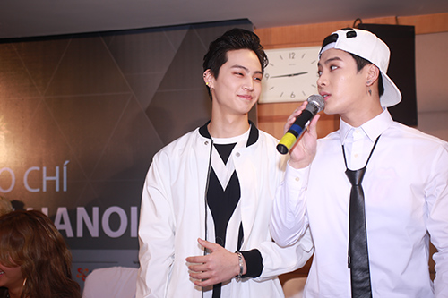 Cận cảnh vẻ đẹp hoàn hảo của Jackson và JB (GOT7) tại HN - 5