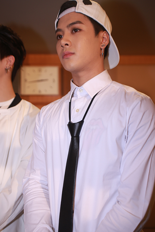 Cận cảnh vẻ đẹp hoàn hảo của Jackson và JB (GOT7) tại HN - 8