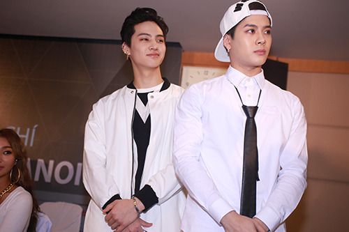 Cận cảnh vẻ đẹp hoàn hảo của Jackson và JB (GOT7) tại HN - 9
