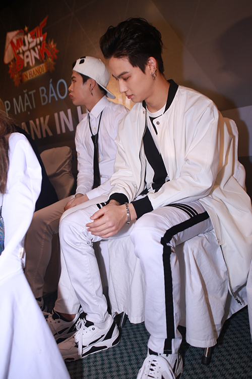 Cận cảnh vẻ đẹp hoàn hảo của Jackson và JB (GOT7) tại HN - 16