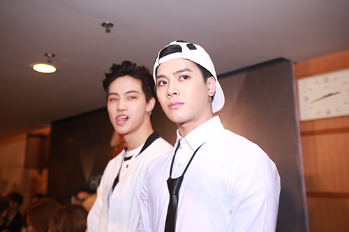 Cận cảnh vẻ đẹp hoàn hảo của Jackson và JB (GOT7) tại HN - 14