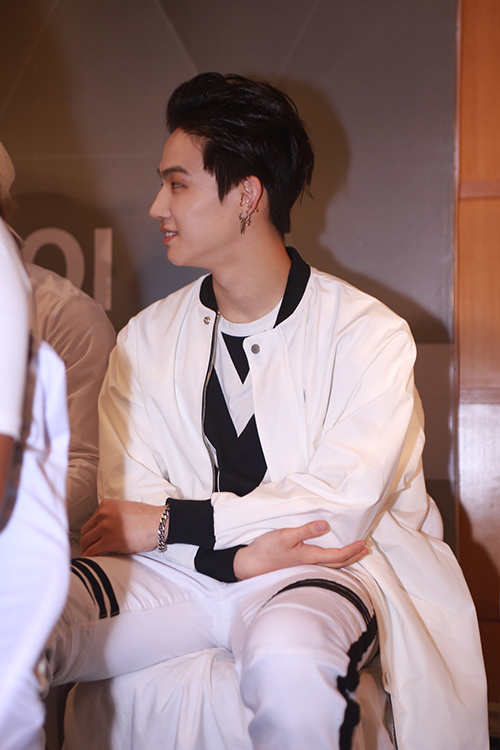 Cận cảnh vẻ đẹp hoàn hảo của Jackson và JB (GOT7) tại HN - 19