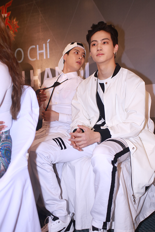 Cận cảnh vẻ đẹp hoàn hảo của Jackson và JB (GOT7) tại HN - 20