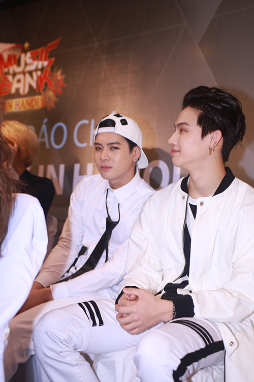 Cận cảnh vẻ đẹp hoàn hảo của Jackson và JB (GOT7) tại HN - 4