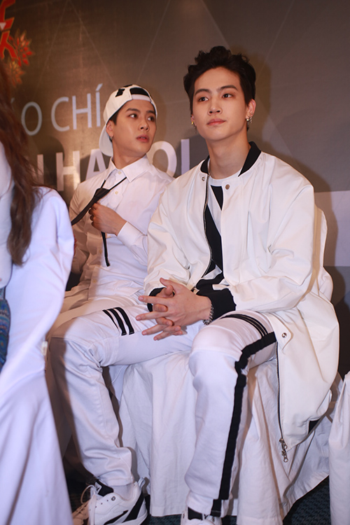 Cận cảnh vẻ đẹp hoàn hảo của Jackson và JB (GOT7) tại HN - 3