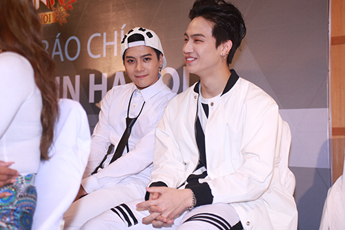 Cận cảnh vẻ đẹp hoàn hảo của Jackson và JB (GOT7) tại HN - 6