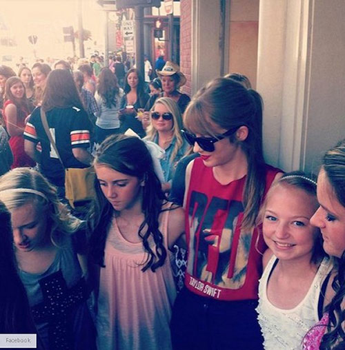 Thiếu nữ nổi tiếng vì giống hệt Taylor Swift - 8