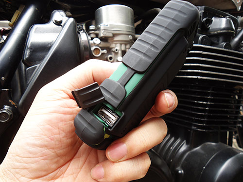 Trên tay "cục gạch" siêu bền pin dùng 20 ngày Land Rover X1 - 3